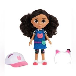 Gabby's Dollhouse, 8-inch Gabby Girl Doll (Travel Edition) with Accessories